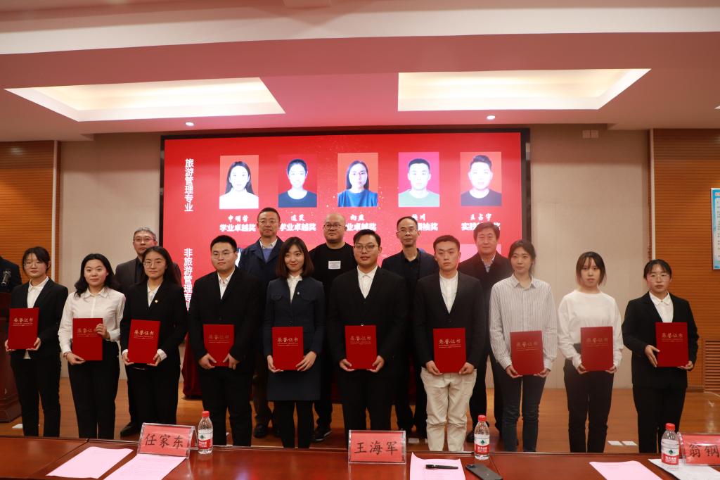 //www.tiyutouzhu.net/__local/4/8A/77/9A33F87E159D522C231FDFBD986_7B1A759D_148DE.jpg