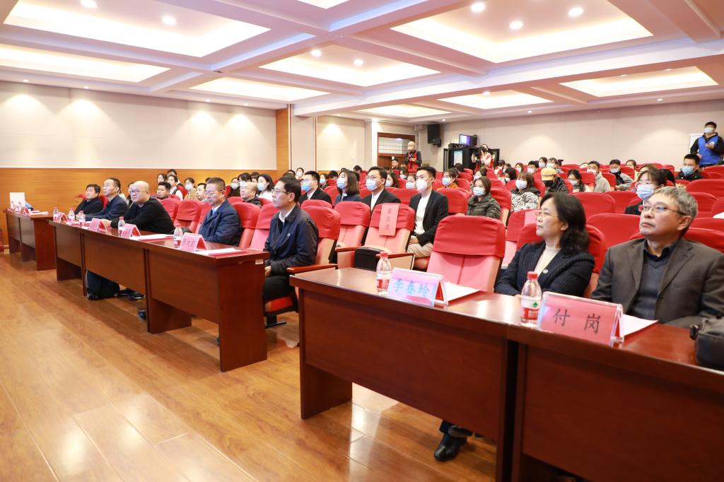 //www.tiyutouzhu.net/__local/A/E1/92/FEB6B0E99E2A9EDEFE8A73F6615_03688535_16E71.jpg