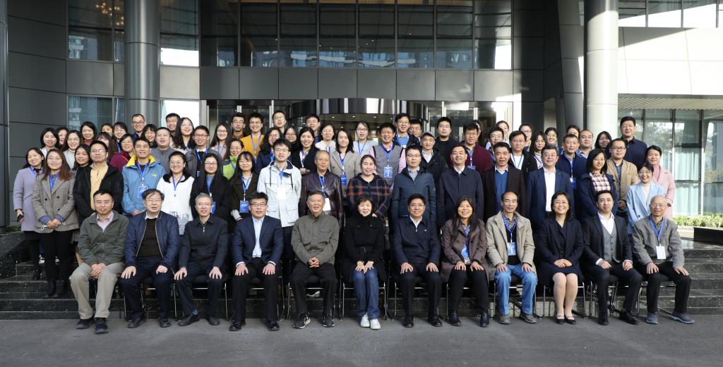 //www.tiyutouzhu.net/__local/C/F6/FC/66B33D2A5432CD0D0407796FDB1_6337680F_18599.jpg